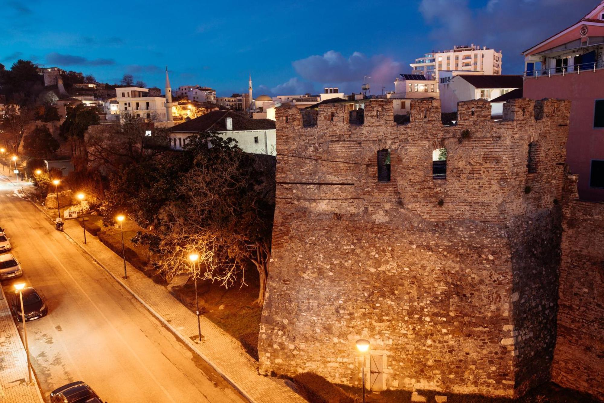 Super Apartment In The Ancient Roman Amphitheater Durrës Exterior foto